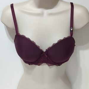 Victoria's Secret Dream Angels burgundy rn 54867  bra. Size 32D New